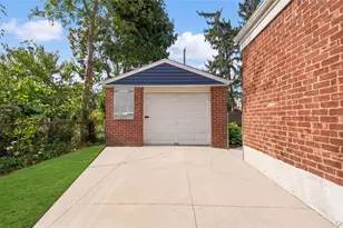 1977 Jackson Ave, Elmont, NY 11003 - Photo 29