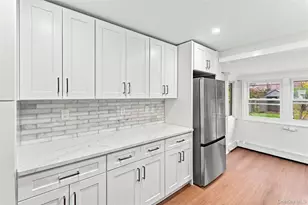 98 Willow Ave, Hempstead, NY 11550 - Photo 11