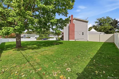 266 Riddle Street, Brentwood, NY 11717 - Photo 21