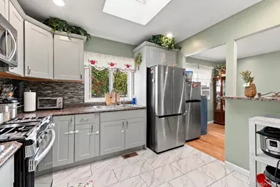 266 Riddle Street, Brentwood, NY 11717 - Photo 3