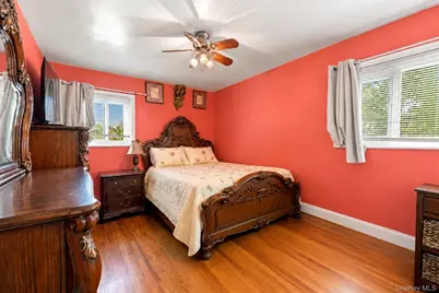 266 Riddle Street, Brentwood, NY 11717 - Photo 7