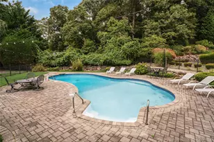 25 Oriole Way, Dix Hills, NY 11746 - Photo 41