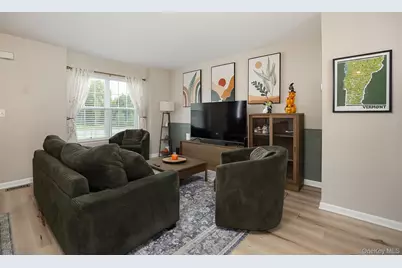 6 Stonewall Circle, Poughkeepsie, NY 12603 - Photo 3