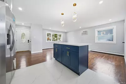 14 Holt Street, Amityville, NY 11701 - Photo 7