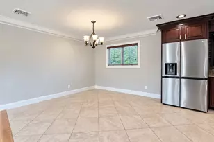 685 Carlls Path, Deer Park, NY 11729 - Photo 5
