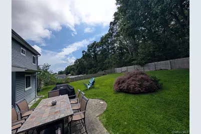 146 Rosemont Avenue, Farmingville, NY 11738 - Photo 15