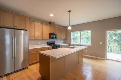18 Page Court, Poughkeepsie, NY 12603 - Photo 9
