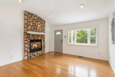 19 Lakewood Avenue, East Quogue, NY 11942 - Photo 7