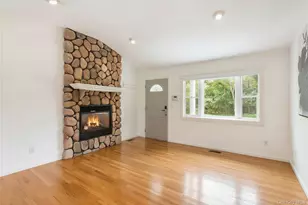19 Lakewood Ave, East Quogue, NY 11942 - Photo 7
