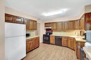 208 Raider St, West Babylon, NY 11704 - Photo 9