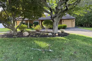 9 Stratford Rd, Miller Place, NY 11764 - Photo 5