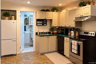 11 Malverne Rd, Sound Beach, NY 11789 - Photo 3