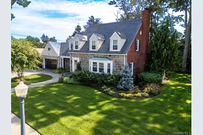 186 Voorhis Avenue, Rockville Centre, NY 11570 - Photo 5
