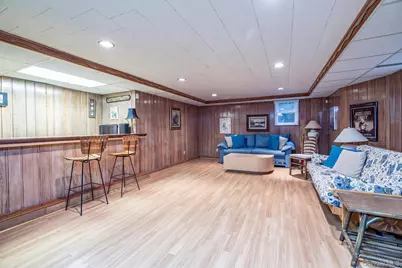 186 Voorhis Avenue, Rockville Centre, NY 11570 - Photo 25