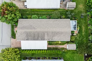 1661 Old Country Rd, Riverhead, NY 11901 - Photo 37