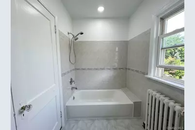 122 Greenvale Avenue Apt #2, Yonkers, NY 10703 - Photo 13