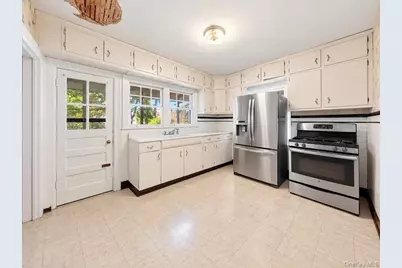 2727 Morgan Avenue, Bronx, NY 10469 - Photo 9