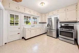 2727 Morgan Ave, Bronx, NY 10469 - Photo 9