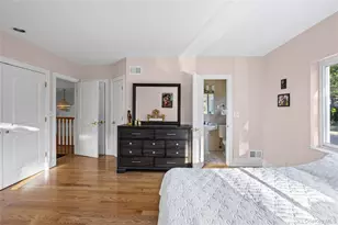 21 Oxford Blvd, Great Neck, NY 11023 - Photo 13