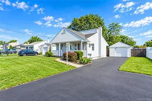 99 Cherubina Ln, North Babylon, NY 11703 - Photo 3
