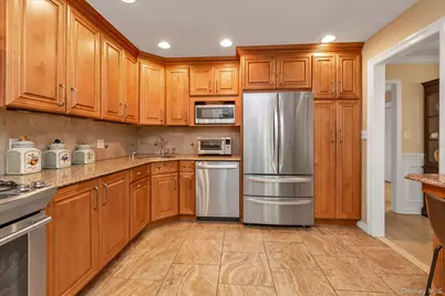 24 Summit Road, Port Washington, NY 11050 - Photo 7