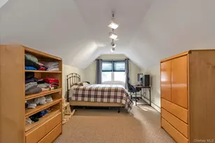 24 Summit Rd, Port Washington, NY 11050 - Photo 19