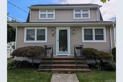 20 Sylvester Place, Lynbrook, NY 11563 - Photo 1