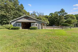 66 Woodlawn Ave, East Moriches, NY 11940 - Photo 31