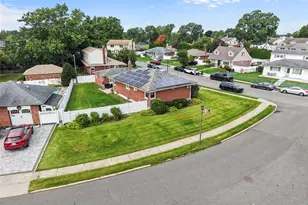 3866 Drake St, Levittown, NY 11756 - Photo 9