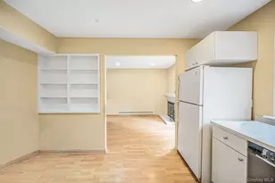 14 Petersburg Ct, Coram, NY 11727 - Photo 7