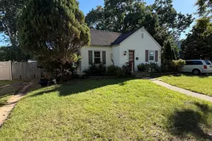 30 Beverly Rd, Farmingdale, NY 11735 - Photo 3