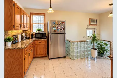 7808 64th Place, Glendale, NY 11385 - Photo 9
