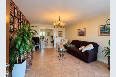 7808 64th Place, Glendale, NY 11385 - Photo 3