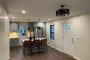 24-22 Evers Ct, Bridgeport, NY 06610 - Photo 7