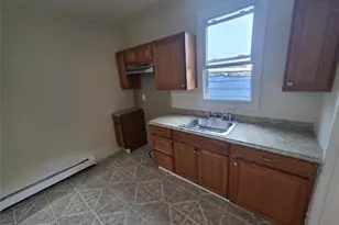 127 W Parmenter St, Newburgh, NY 12550 - Photo 3