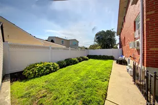 870 Garfield St, Franklin Square, NY 11010 - Photo 19