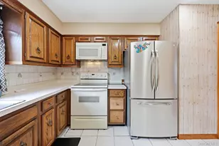 295 Depot Rd, Huntington Station, NY 11746 - Photo 17
