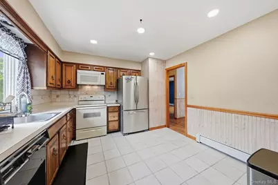 295 Depot Road, Huntington Station, NY 11746 - Photo 13