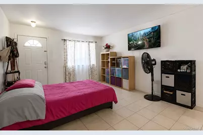 17 Betty Court, New York, NY 10303 - Photo 3