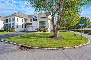 1 Grand Canyon Ct, Bohemia, NY 11716 - Photo 3
