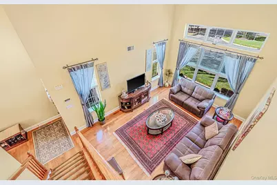 1 Grand Canyon Court, Bohemia, NY 11716 - Photo 5