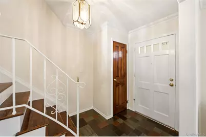 38 Nevinwood Place, Huntington Station, NY 11746 - Photo 3