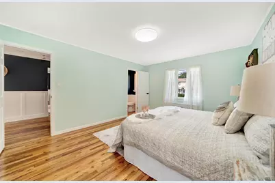 1980 Cameron Avenue, Merrick, NY 11566 - Photo 31