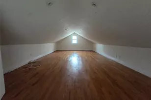 70 Rockaway Pkwy, Valley Stream, NY 11580 - Photo 11