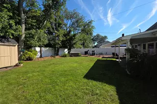 140 Springtime Ln W, Levittown, NY 11756 - Photo 23