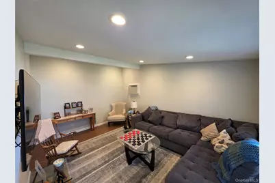 140 Springtime Lane W, Levittown, NY 11756 - Photo 11
