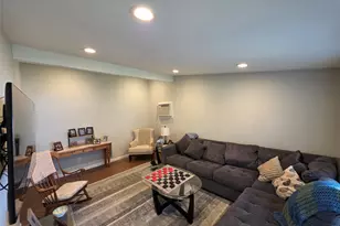 140 Springtime Ln W, Levittown, NY 11756 - Photo 11