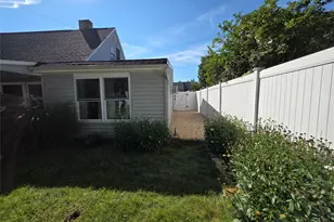 140 Springtime Ln W, Levittown, NY 11756 - Photo 25