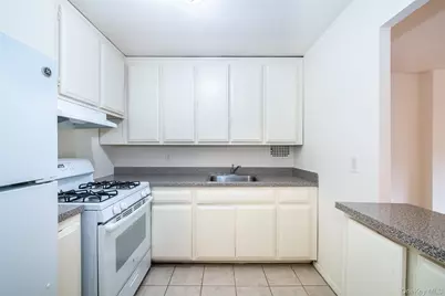 15 Lake Street #4-C, White Plains, NY 10603 - Photo 9