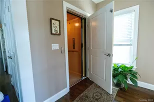 36 Providence Dr, Islip Terrace, NY 11752 - Photo 7